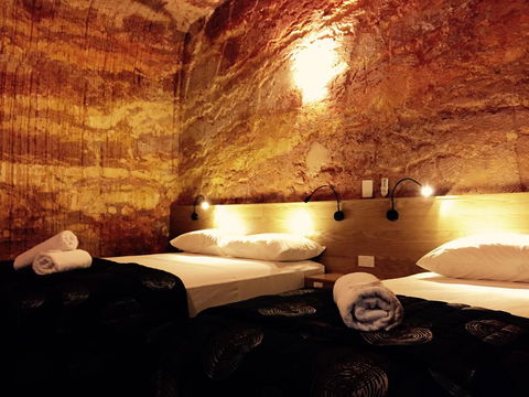 The Lookout Cave Underground Motel - Hobart Tourism 34
