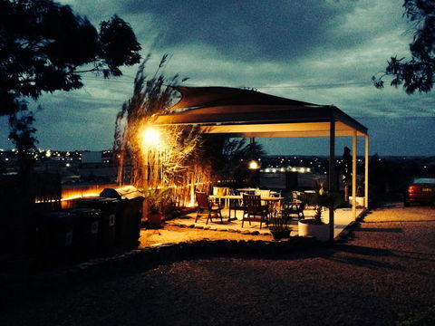 The Lookout Cave Underground Motel - Hobart Tourism 14