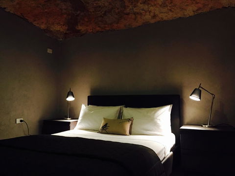 The Lookout Cave Underground Motel - Hobart Tourism 40