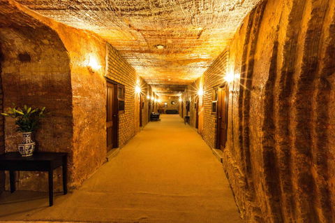 The Lookout Cave Underground Motel - Hobart Tourism 35
