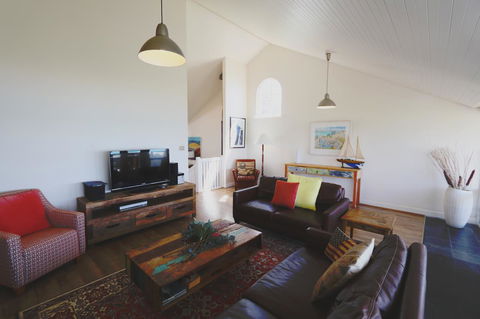 Caledonian Inn - Hobart Tourism 7
