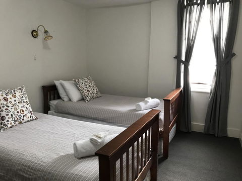 Caledonian Inn - Hobart Tourism 31
