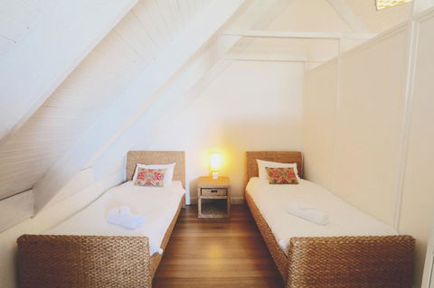 Caledonian Inn - Hobart Tourism 9
