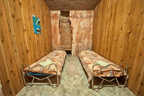 Radeka Downunder Underground Motel - Hobart Tourism 6