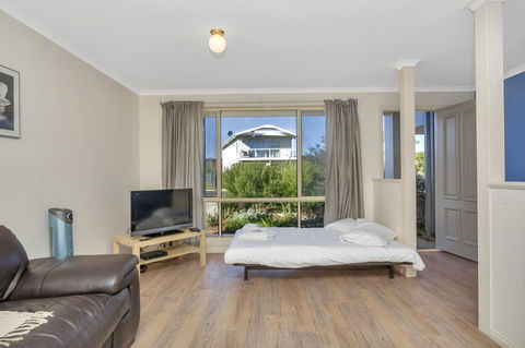 The Lighthouse - Port Willunga - C21 SouthCoast Holidays - Tourism TAS 9