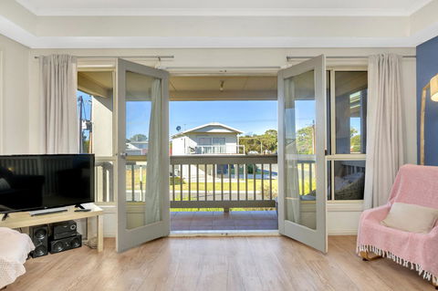 The Lighthouse - Port Willunga - C21 SouthCoast Holidays - Tourism TAS 2