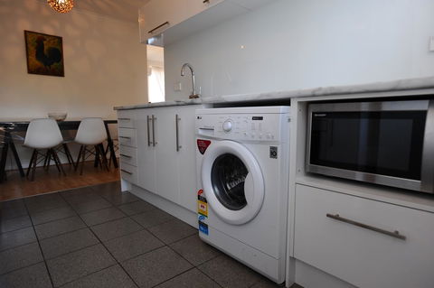Glenelg Holiday Apartments-The Broadway - Tourism TAS 4