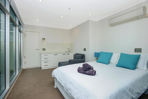 Glenelg Skyline Penthouse - Hobart Tourism 12