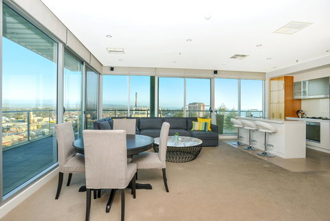 Glenelg Skyline Penthouse - Hobart Tourism 7