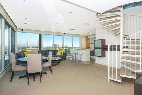 Glenelg Skyline Penthouse - Hobart Tourism 40
