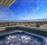 Glenelg Skyline Penthouse - Hobart Tourism
