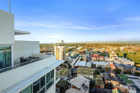 Glenelg Skyline Penthouse - Hobart Tourism 17