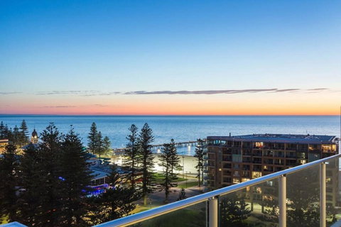 Glenelg Skyline Penthouse - Hobart Tourism 32