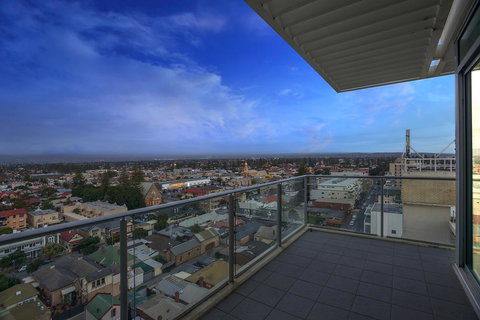 Glenelg Skyline Penthouse - Hobart Tourism 28