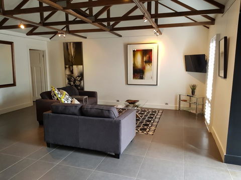 Irongate Studio B&B - Hobart Tourism 9