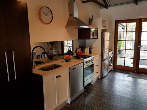 Irongate Studio B&B - Hobart Tourism 5