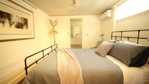 Irongate Studio B&B - Hobart Tourism 14