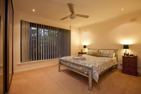 The Palms - Tourism TAS 16