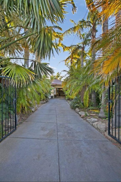 The Palms - Tourism TAS 6
