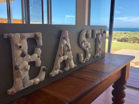 Middle River Beach House - East & West House - Hobart Tourism 19