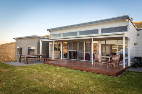 Middle River Beach House - East & West House - Hobart Tourism 22