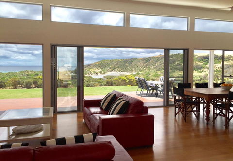 Middle River Beach House - East & West House - Hobart Tourism 5
