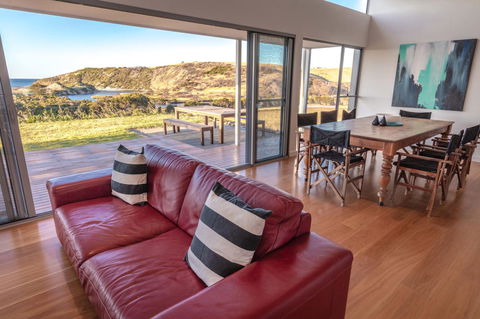 Middle River Beach House - East & West House - Hobart Tourism 6