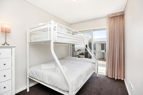 Esplanade Escape - Tourism TAS 11