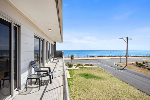 Esplanade Escape - Tourism TAS 10