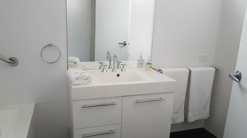 2 Austinmer Studio - Tourism TAS 6