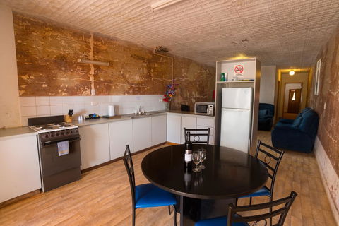 Desert View Apartments - Hobart Tourism 1