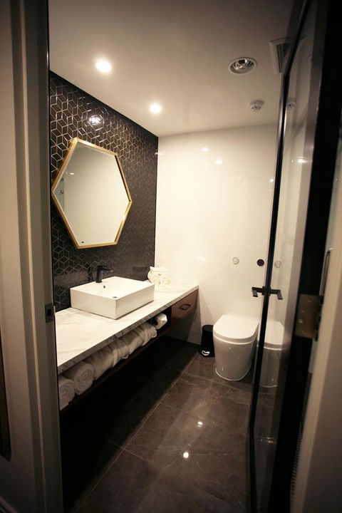 Ellen Hotel - Tourism TAS 18