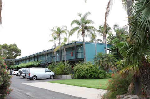 Berri Hotel - Tourism TAS 15
