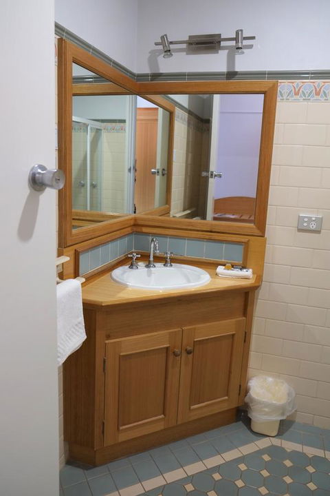 Berri Hotel - Tourism TAS 30