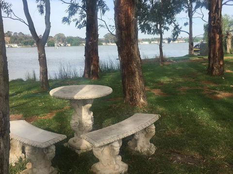Murray Bridge Riverview Cabin - Hobart Tourism 4
