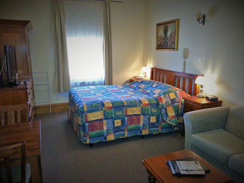 Sonbern Lodge Motel - Hobart Tourism 22