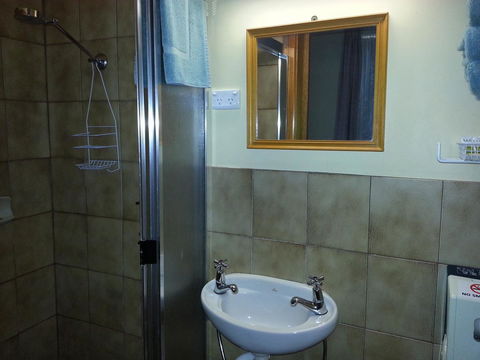 Sonbern Lodge Motel - Hobart Tourism 18