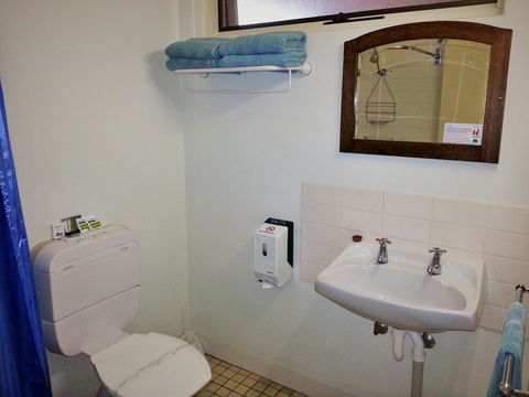 Sonbern Lodge Motel - Hobart Tourism 30