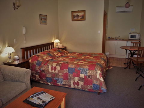 Sonbern Lodge Motel - Hobart Tourism 20