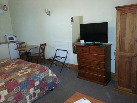 Sonbern Lodge Motel - Hobart Tourism 36