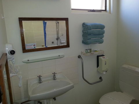 Sonbern Lodge Motel - Hobart Tourism 28