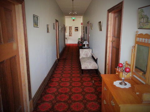 Sonbern Lodge Motel - Hobart Tourism 13