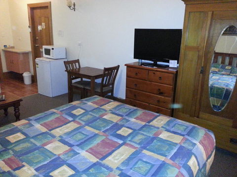 Sonbern Lodge Motel - Hobart Tourism 23
