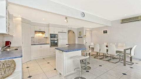 Salt Waterfront Apartment - Tourism TAS 1