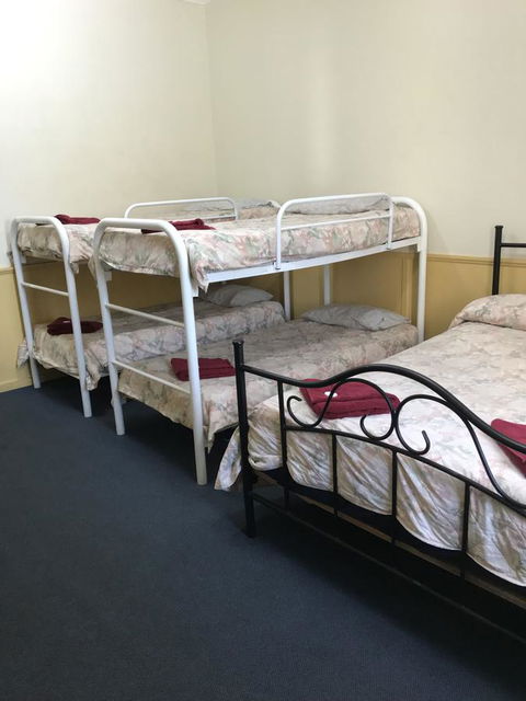 Travelway Motel - Tourism TAS 7