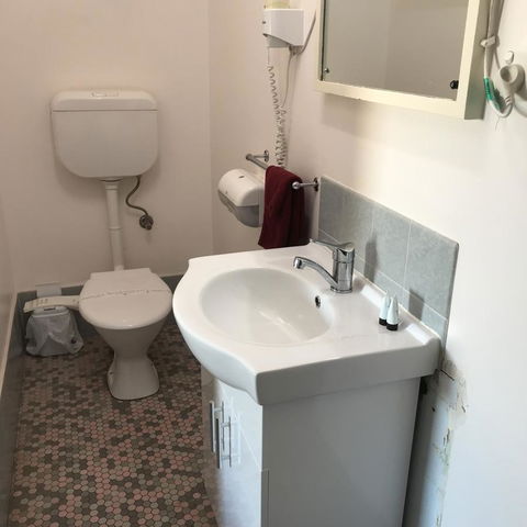 Travelway Motel - Tourism TAS 11