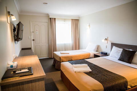 Lilac City Motor Inn & Steakhouse - Hobart Tourism 30