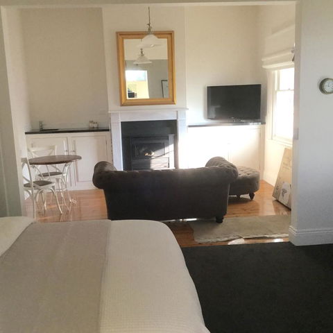 Railway Cottage In Beachport - Hobart Tourism 15