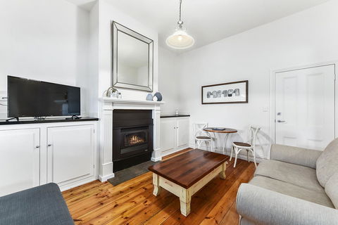 Railway Cottage In Beachport - Hobart Tourism 1