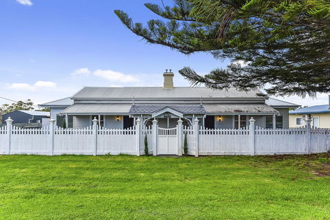 Railway Cottage In Beachport - Hobart Tourism 4